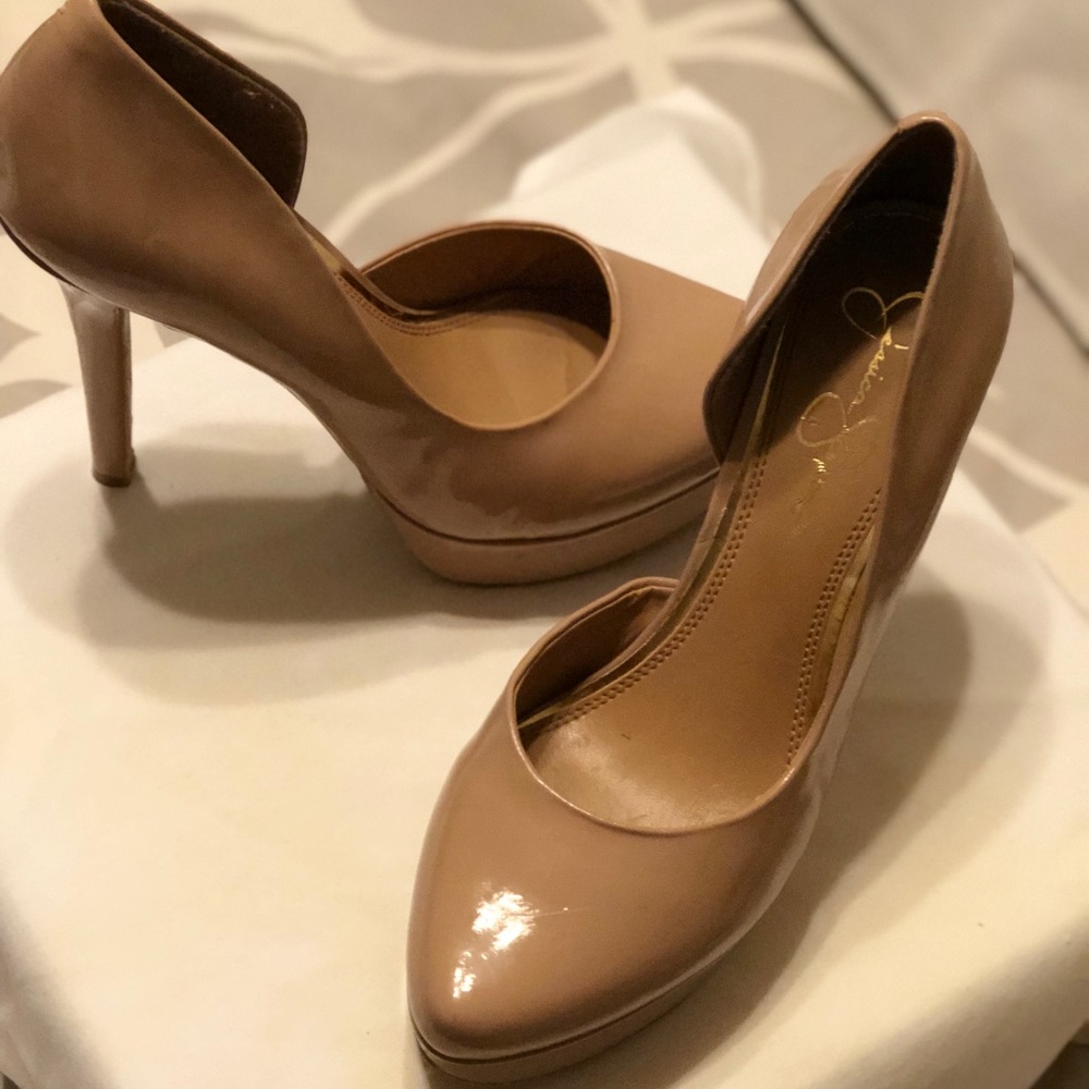 TAN JESSICA SIMPSON TAN HEELS